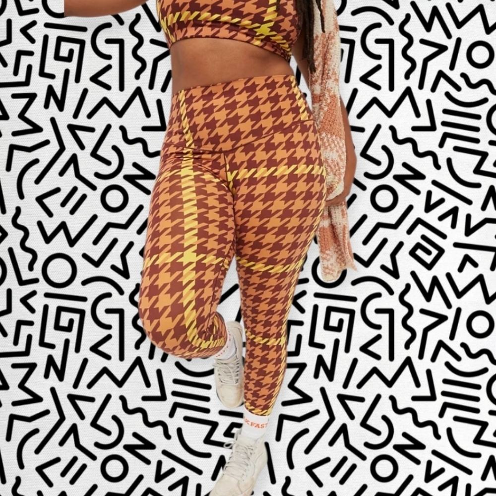 Offline By Aerie Houndstooth Patterned Brown, Yellow Leggings & Bra